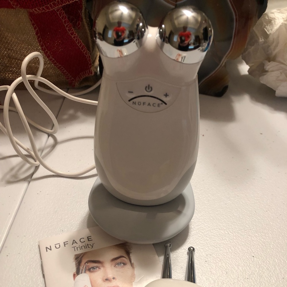 NuFace skin device